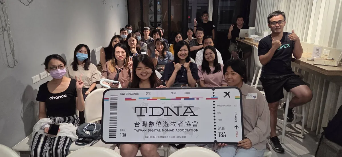 小腸线下课程现场，全班学员开心合照